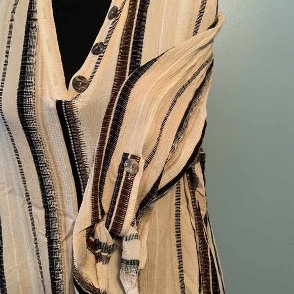 Top - Picture 2 of 3